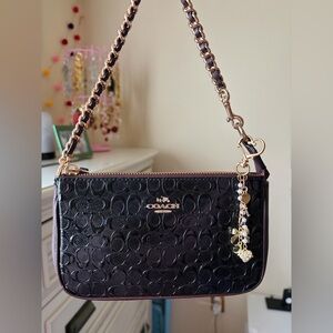 🖤 COACH signature black patent leather oxblood nolita 19 (large wristlet) 🖤